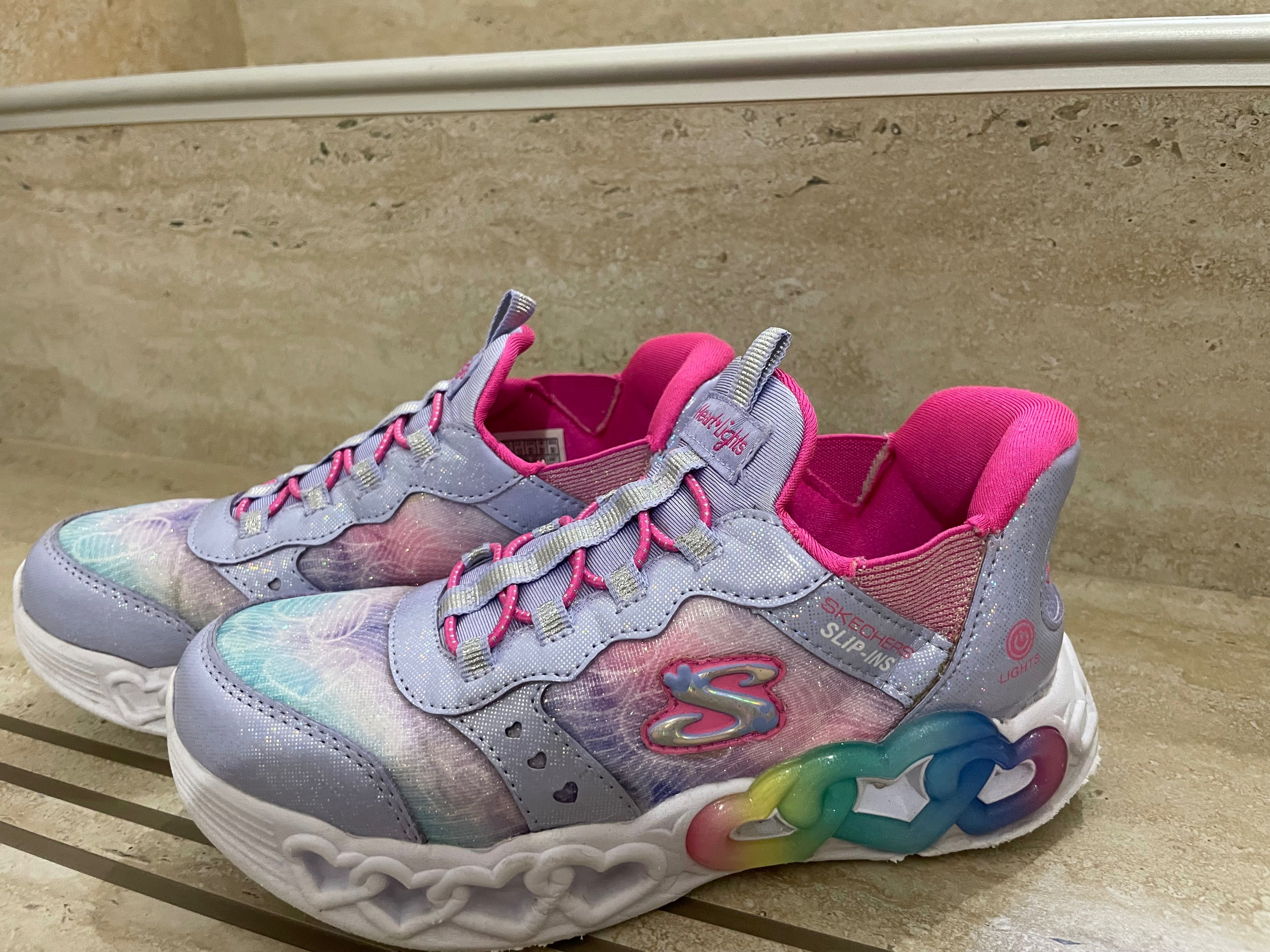 Детски маратонки за момиче Skechers и PLAYFUL FAST