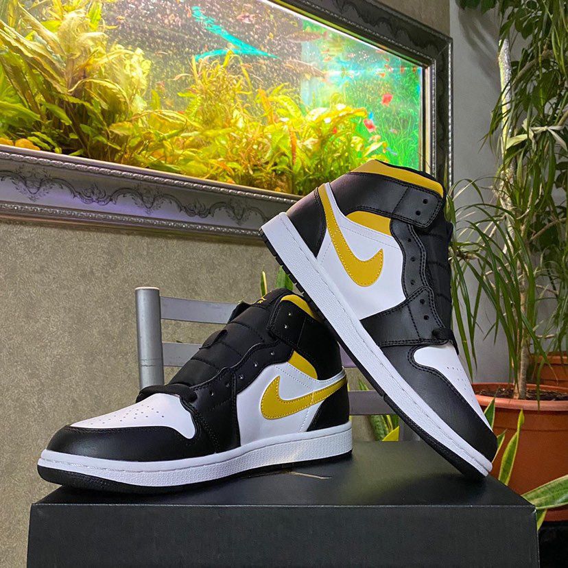 Jordan 1 mid pollen