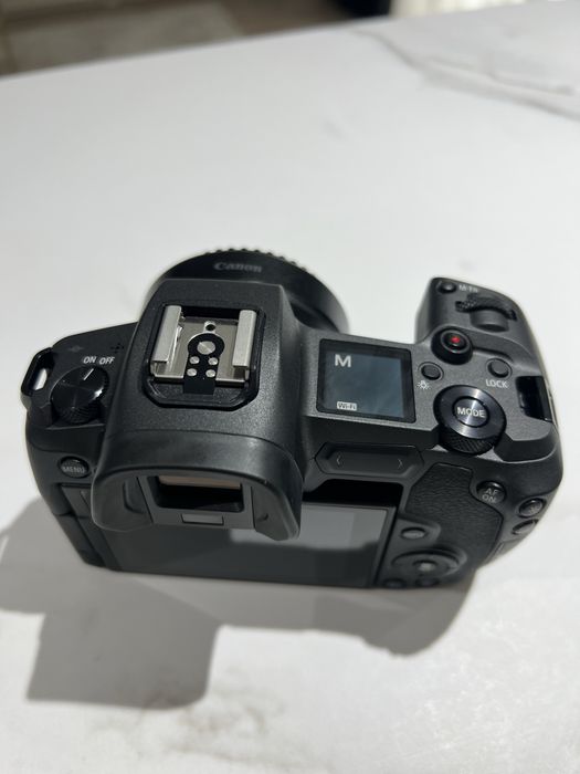 Canon Eos R + adaptor RF to EF sub 1000 cadre ca nou