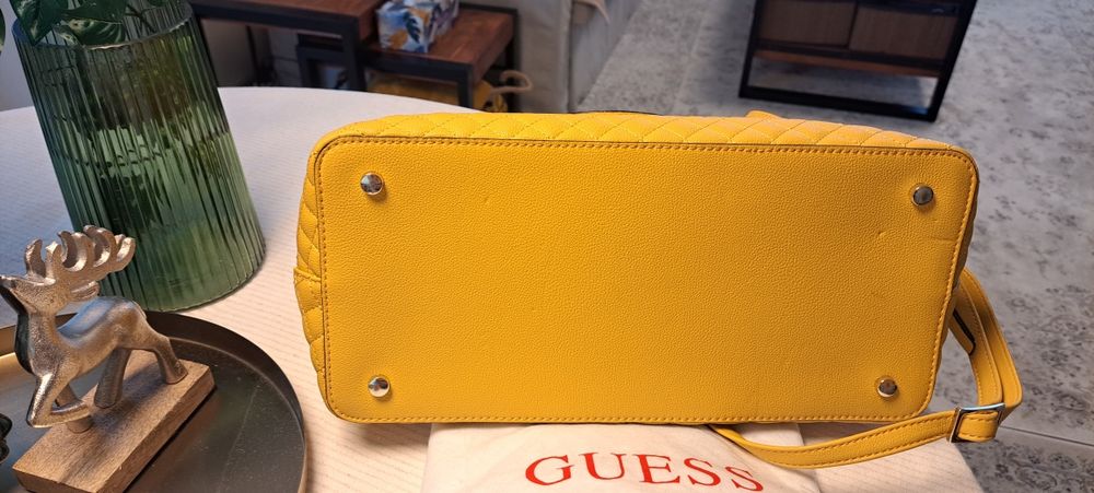 Geanta Guess galbena