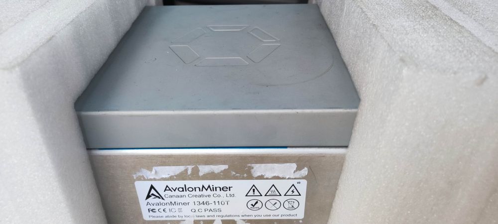 Продавам Canaan Avalon miner A1346 N 110Th