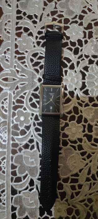 Продается наручные мужские часы