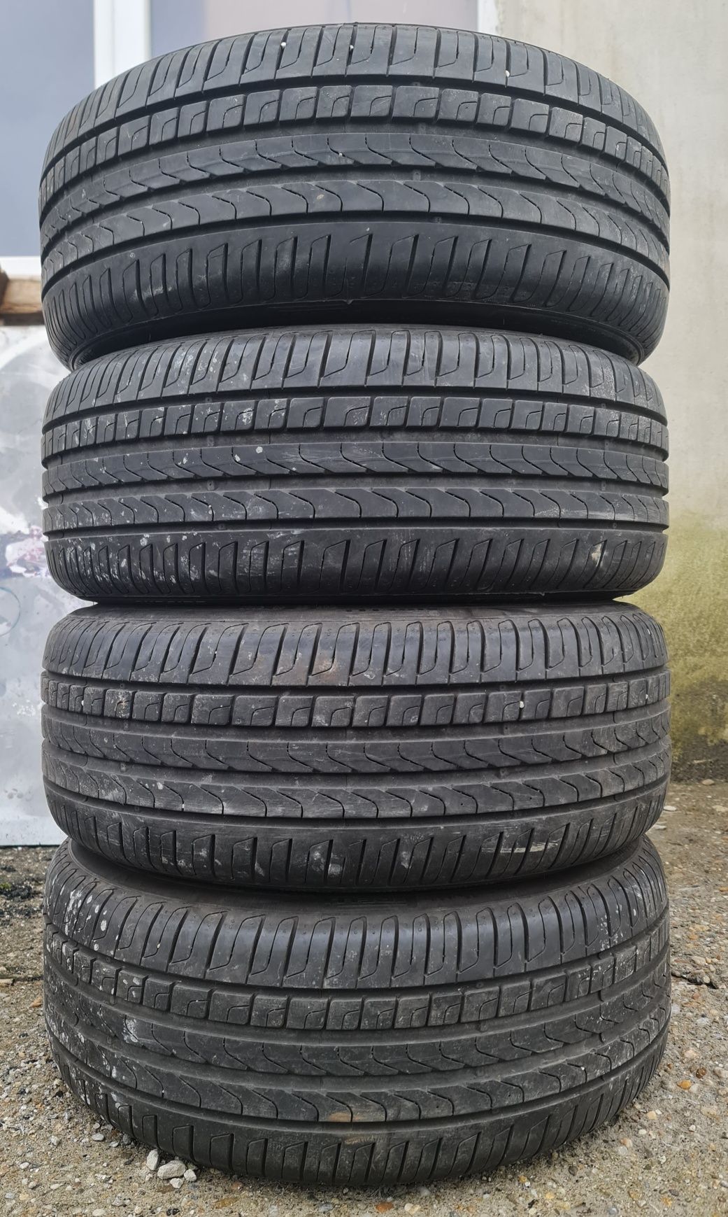 4x 225/40/18 VARA PIRELLI PROFIL 7.7MM DOT 2020 Stare impecabila