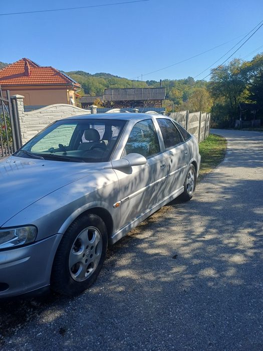 Vand sau schimb opel vectra b