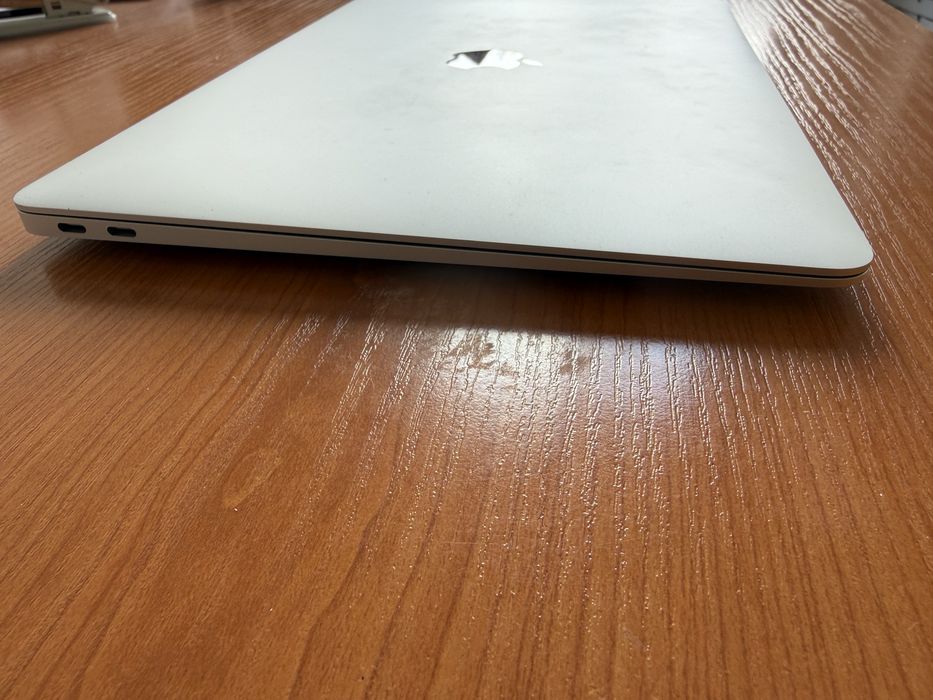 MacBook Air M1 13 перфектен