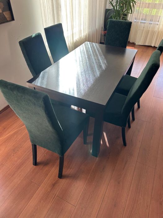 Vand masa cu extensie si 6 scaune recent tapitate