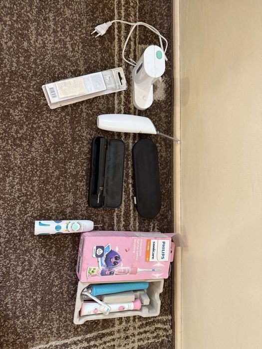 Електрическа  четки за зъби Philips sonicare+UVлампа/зарядно/глави