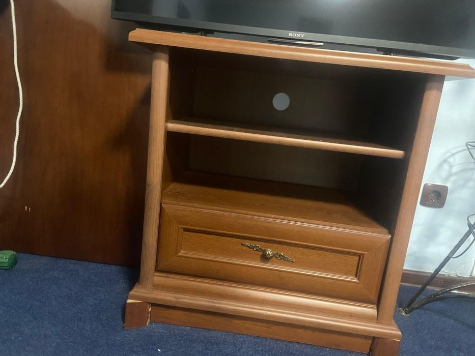 Продам тумбочку под телевизор