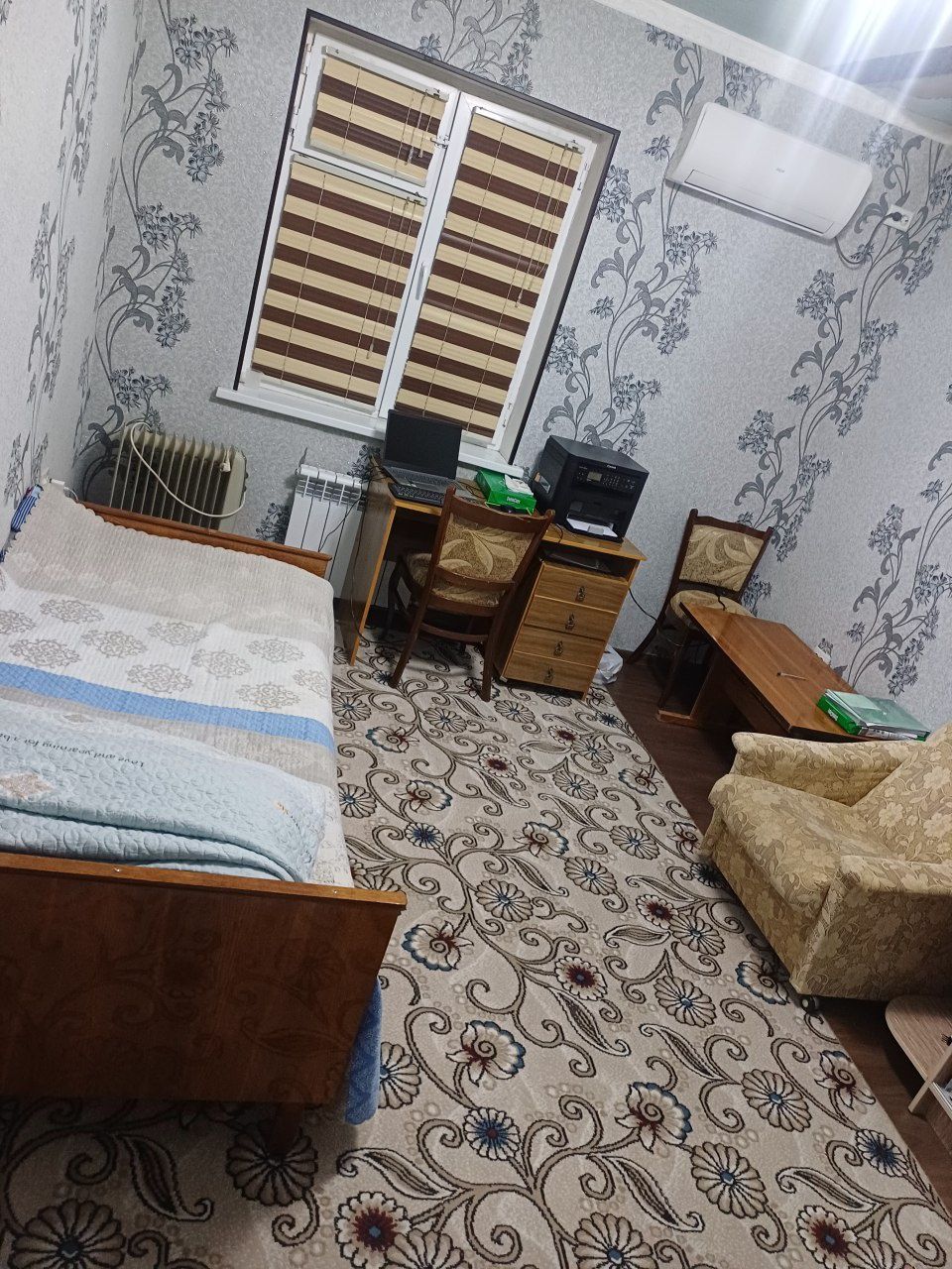 Квартира сотилади. 1 хона 3 этаж Сохил Пойтахт рупарасида 28 кв м. Рем