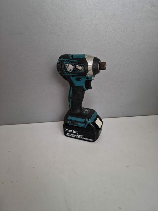Makita DTD 154 Mașina de înșurubat cu impact Brushless 5.0AH 2024