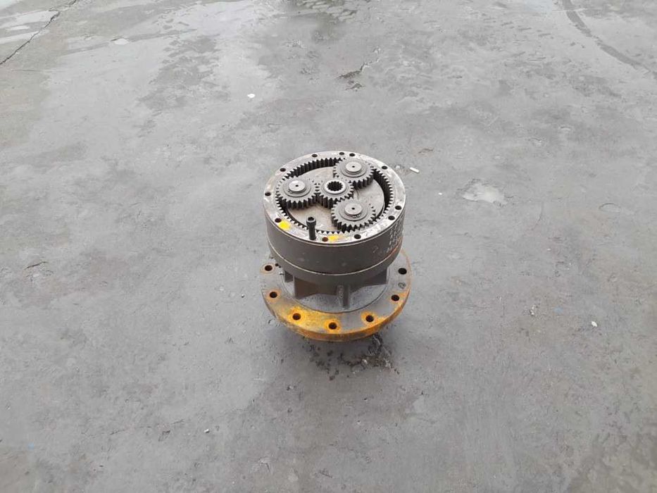 Reductor rotire excavator Case CX 130 , CX135