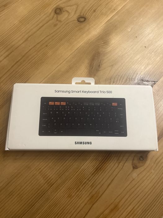 Новая клавиатура самсунг в идеальном состоянии