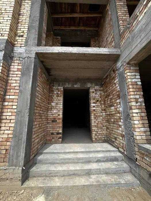 Срочна! Продаётся Уч кахрамон участок 5 соток 8 комнат 165 000$