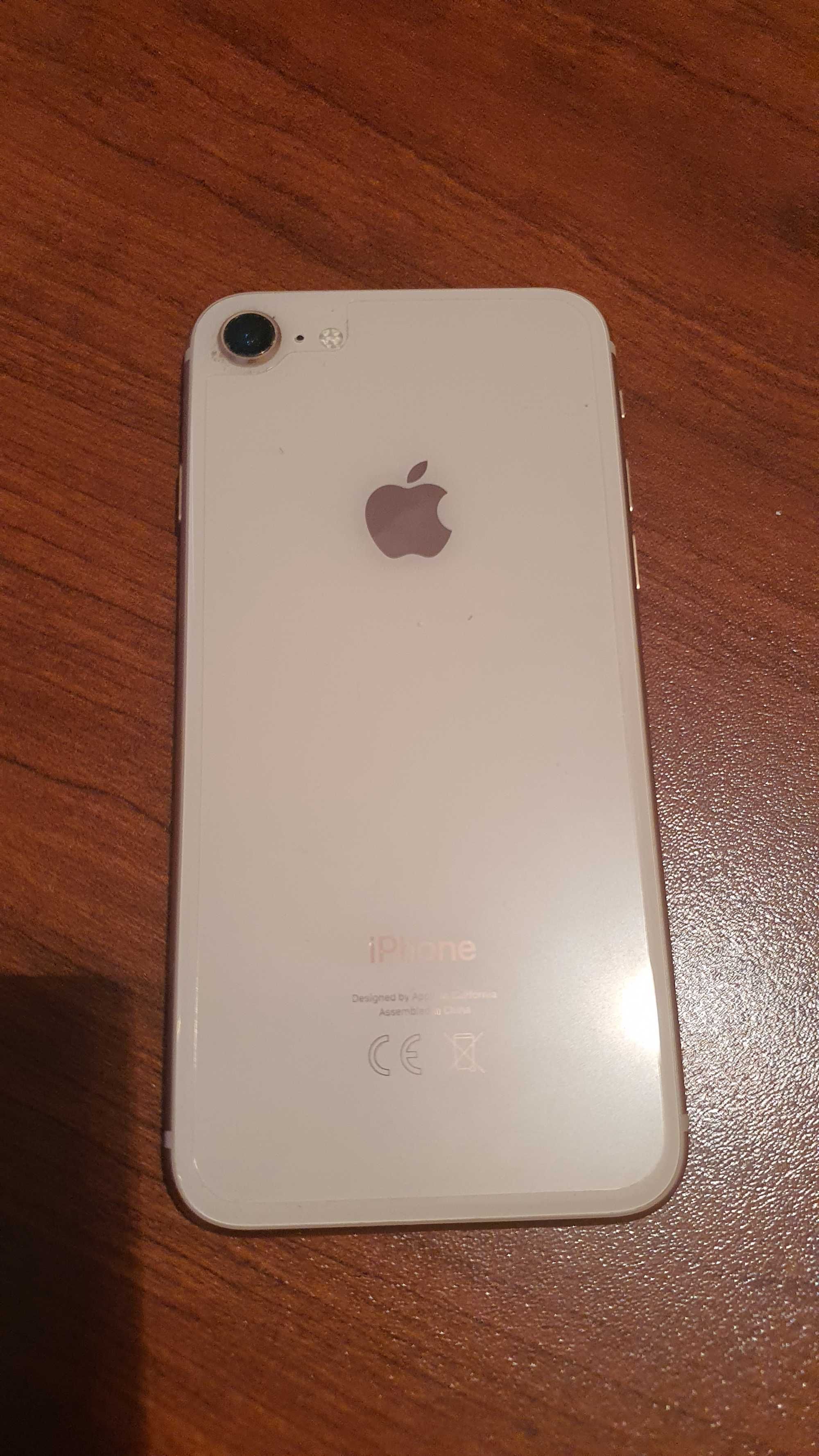 Много запазен Iphone 8 64 GB rose gold