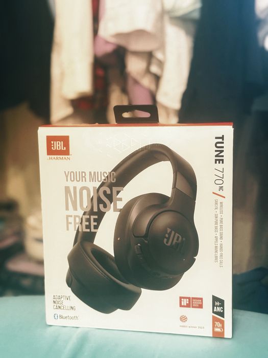 JBL 770 NC отличные наушники! Звук потрясающий!