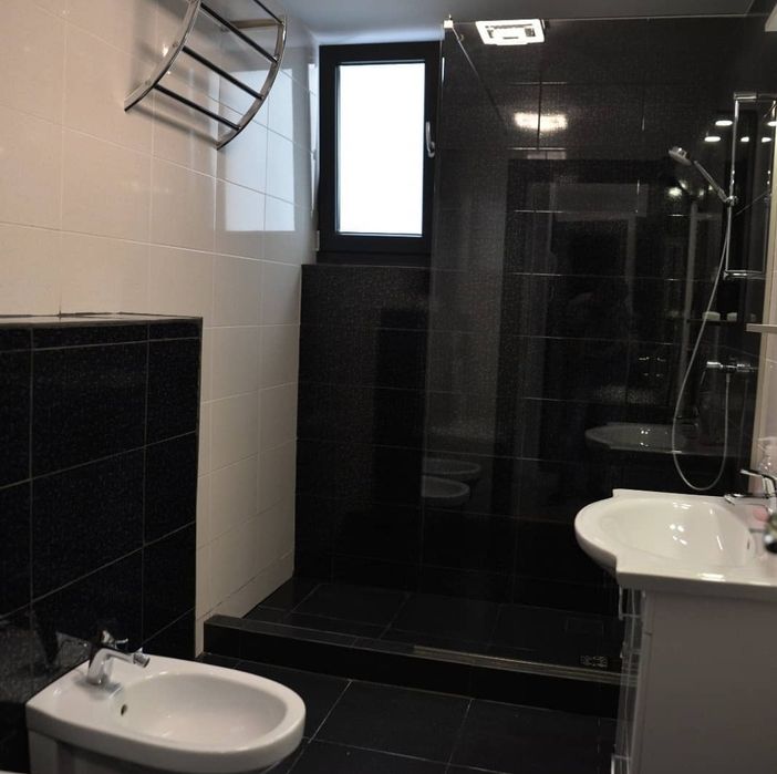 Inchiriez apartament Mamaia Nord, zona Alezzi 100m plajă. Termen lung