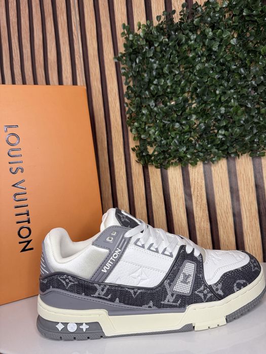 Louis Vuitton Trainer 42