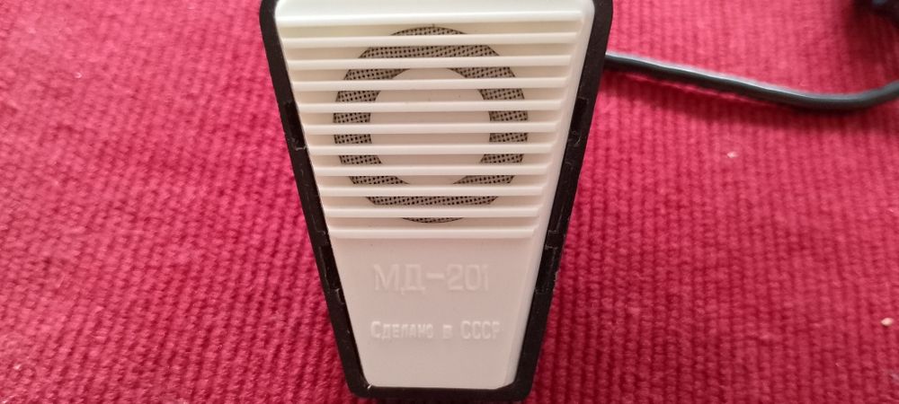 Чисто нов ретро динамичен микрофон