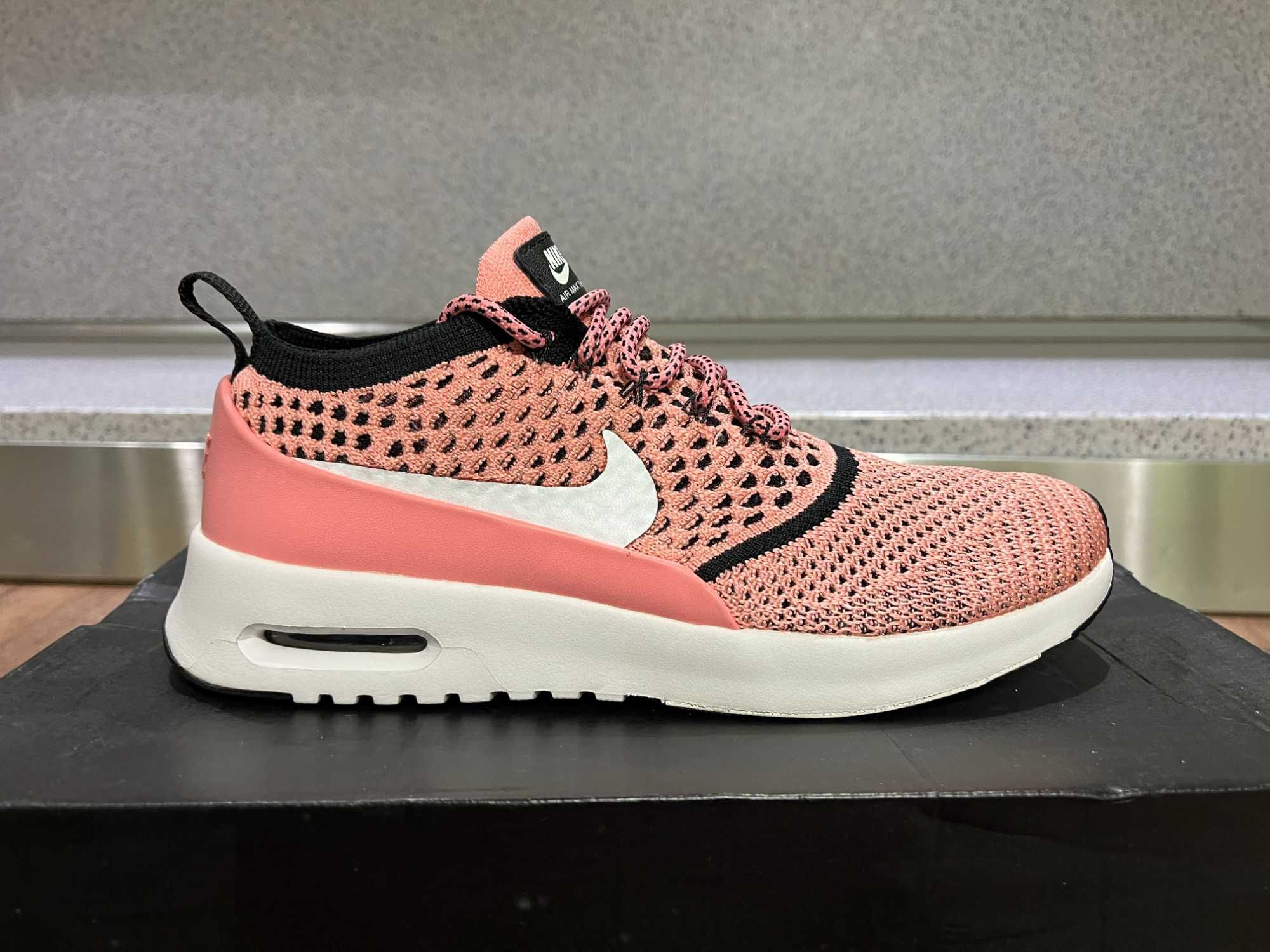 ОРИГИНАЛНИ *** Nike Air Max Thea Ultra Flyknit / Bright melon / White