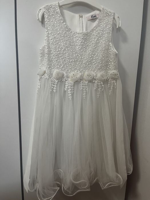 Rochita alba, varsta 6 ani