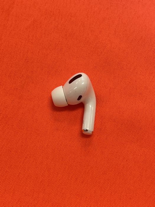 Правое ухо AirPods Pro