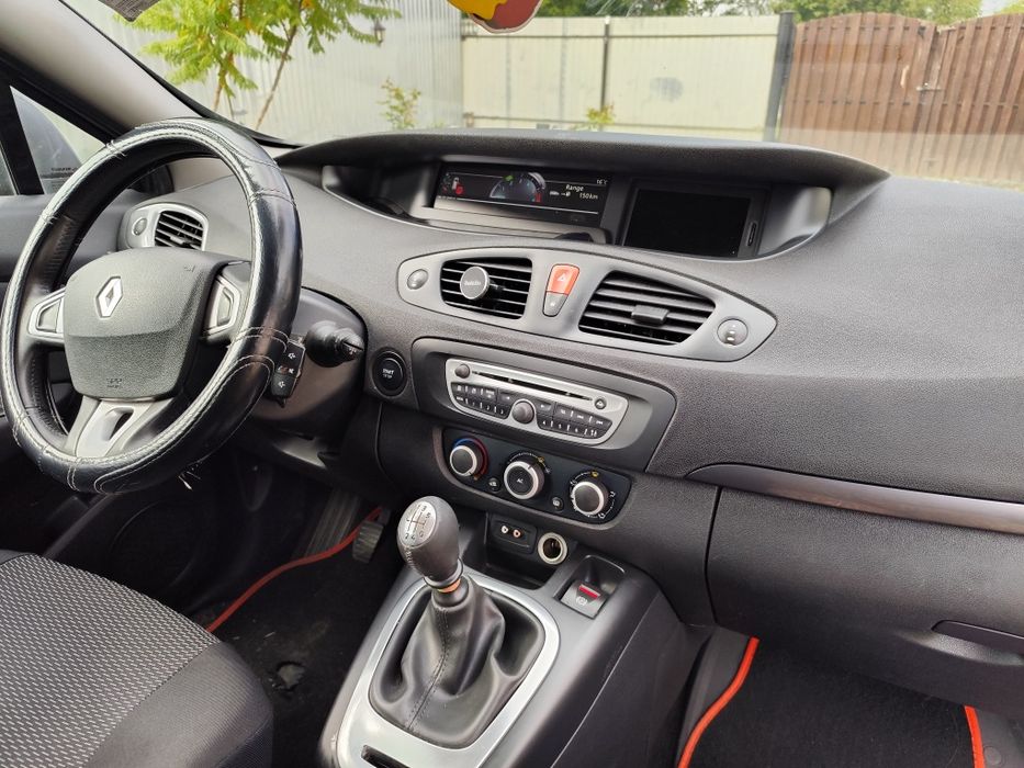 Vând Renault grand scenic