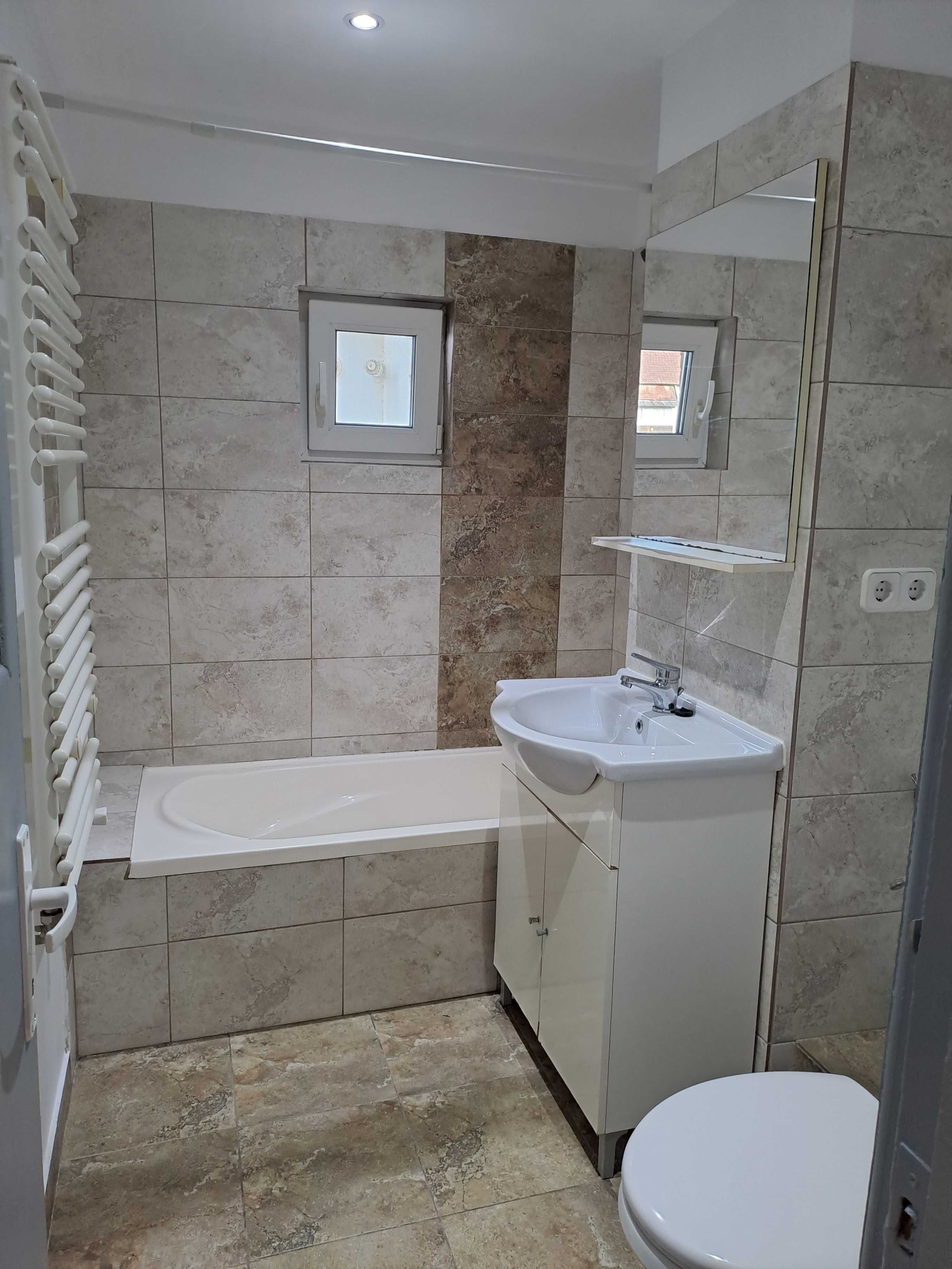 Proprietar, ofer spre închiriere apartament cu 3 camere