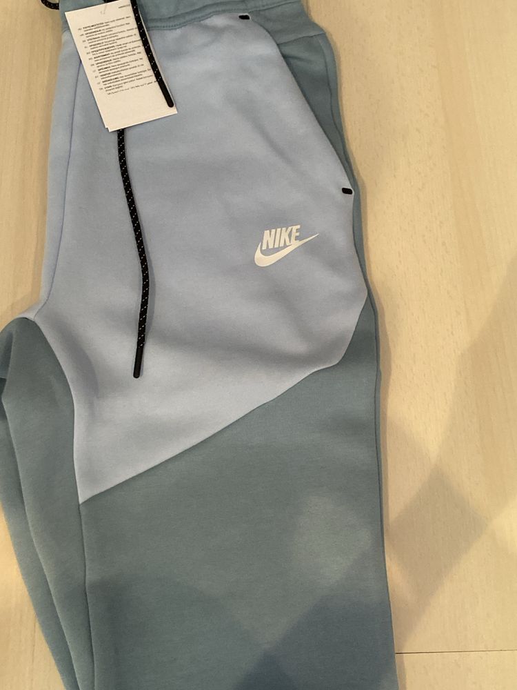 Nike tech fleece baby blue