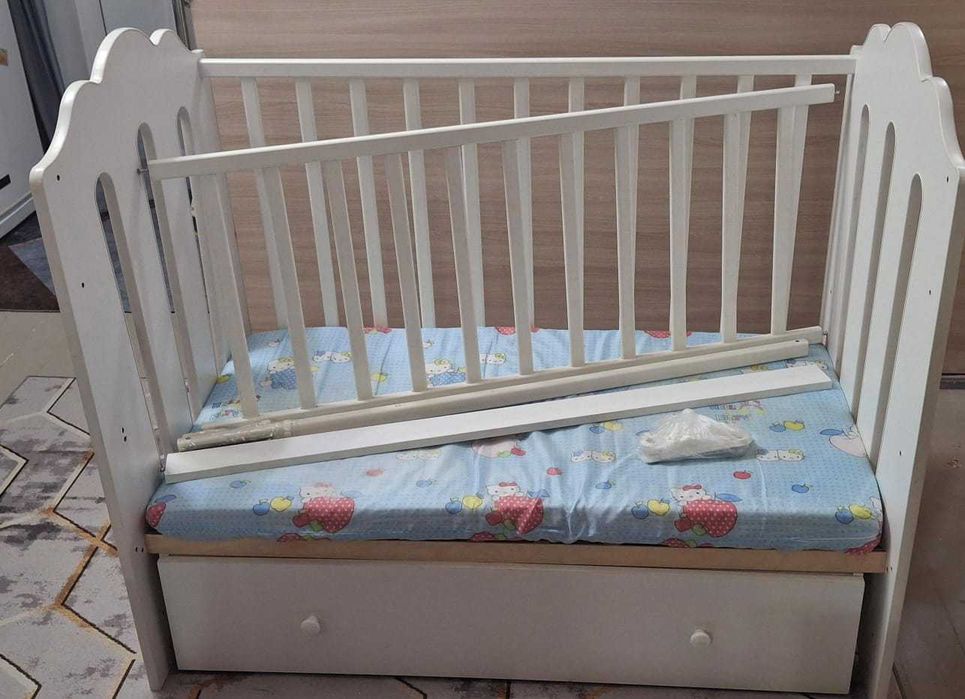 Продам детскую кроватку