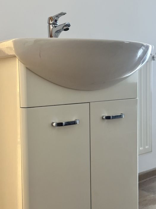 Mobilier baie chiuveta masca baterie si oglinda