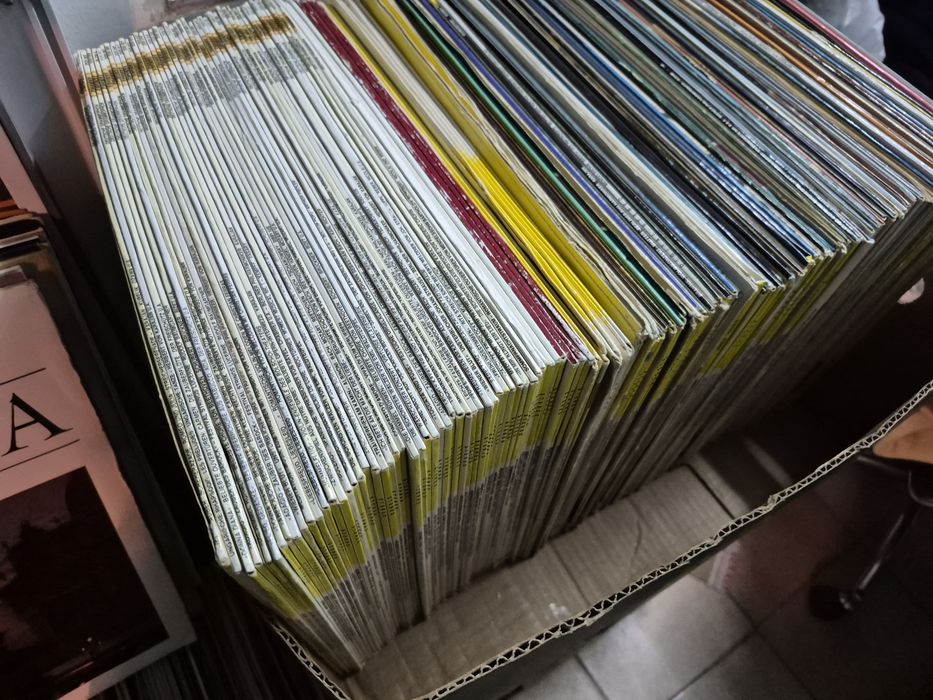 Vând Lot 150lp Discuri Vinil cu muzică clasică mixta 

Artiști:

- Fra