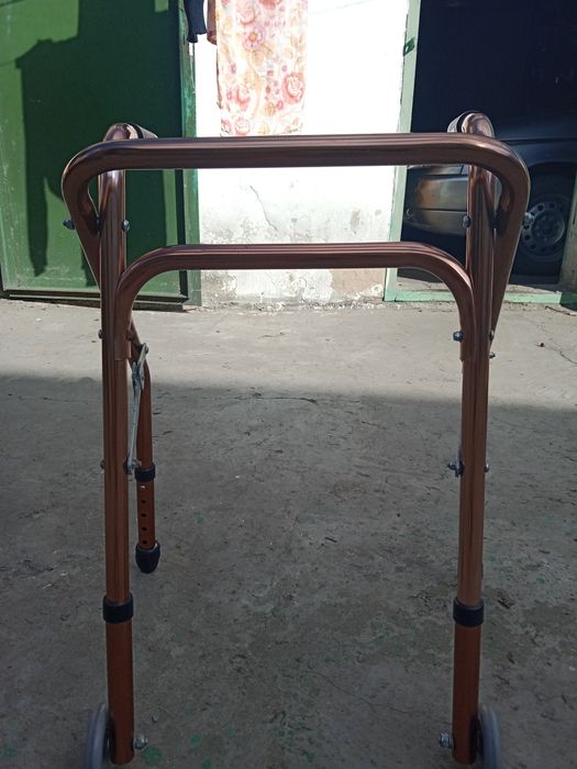 Ходунки медицинские детские!