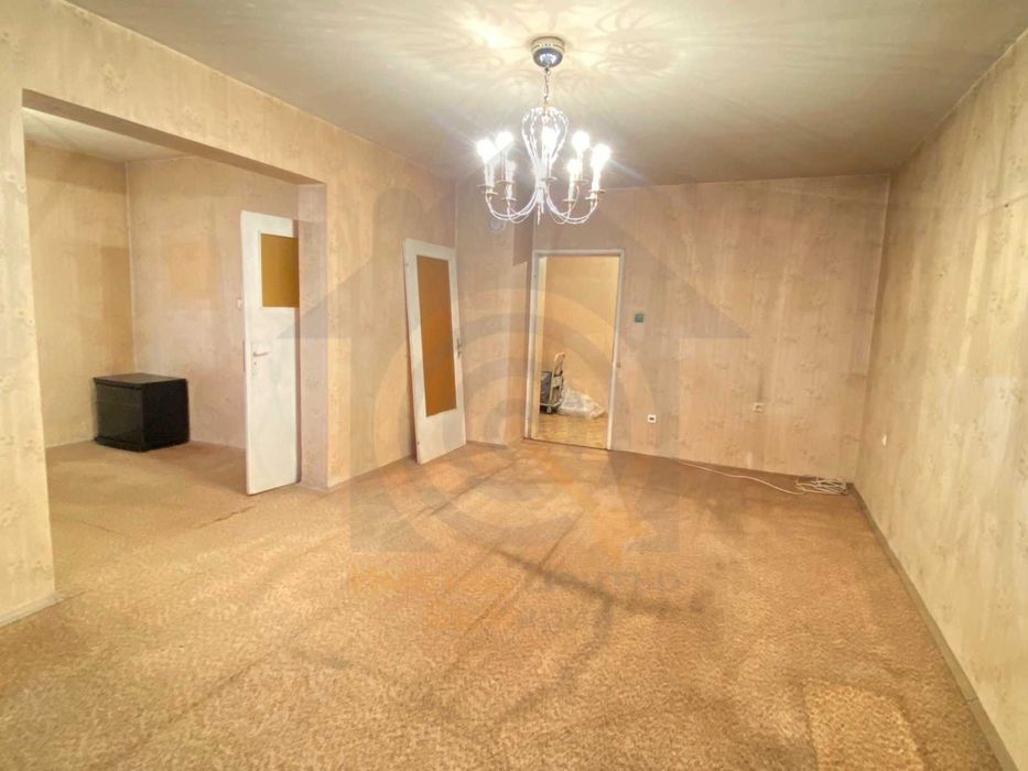 Тристаен апартамент в Зона Б19