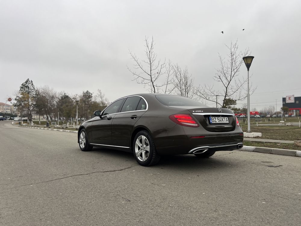 Mercedes Benz E200