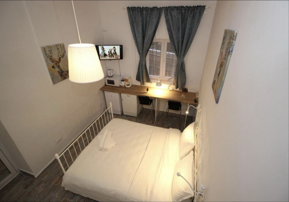 Inchiriez Studio in regim hotelier la 3 minute de piata sfatului