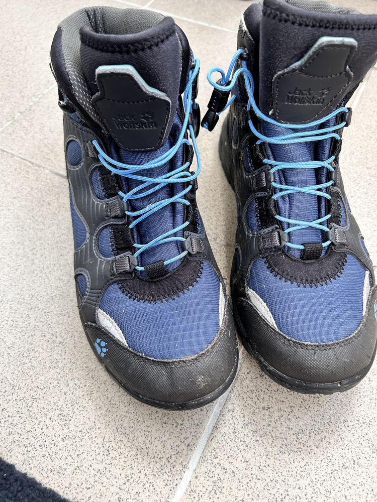 Дамски туристически обувки Jack Wolfskin 38 номер