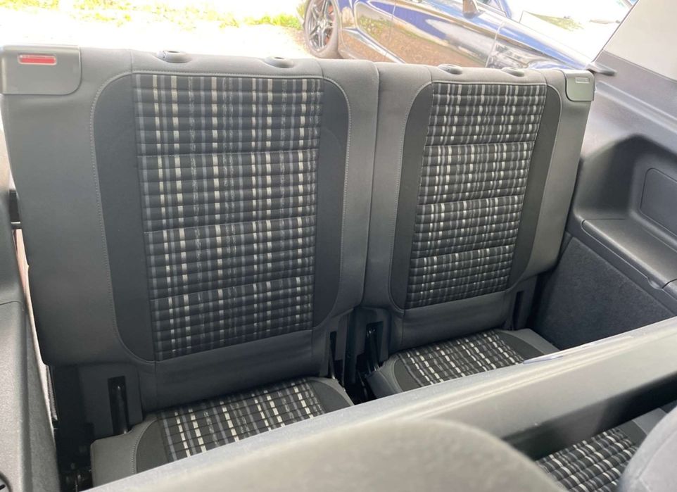 Volkswagen touran cross 2.0 tdi 7 locuri 
2.0.tdi 140.cp
231000km
Euro