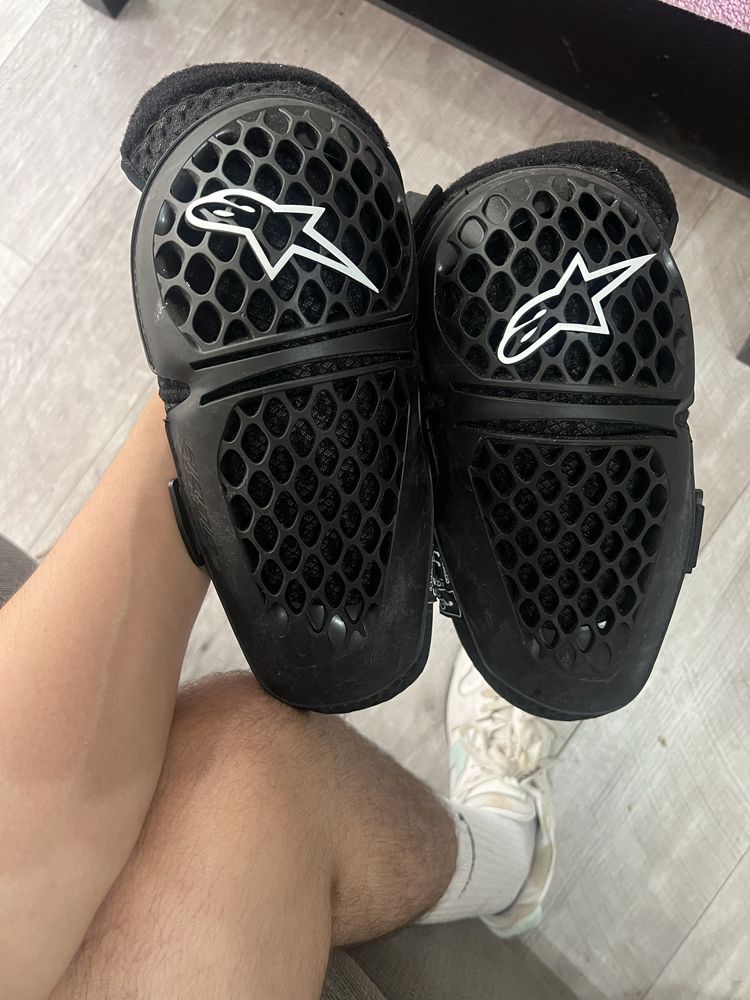 Genuchiere alpinestars