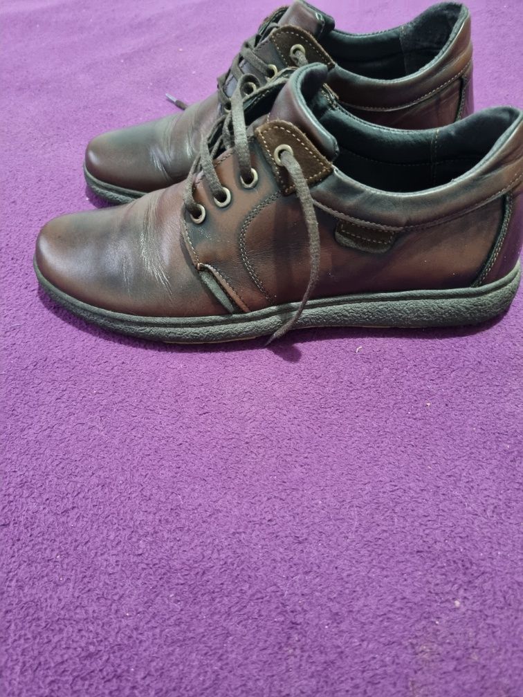 Vind pantofi piele