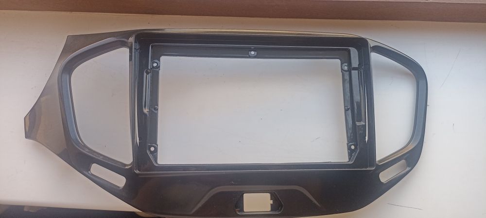 Рамка монитора для лада веста