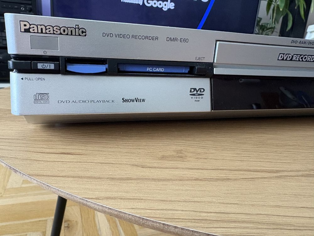 DVD видео рекордер Panasonic DMR-E60