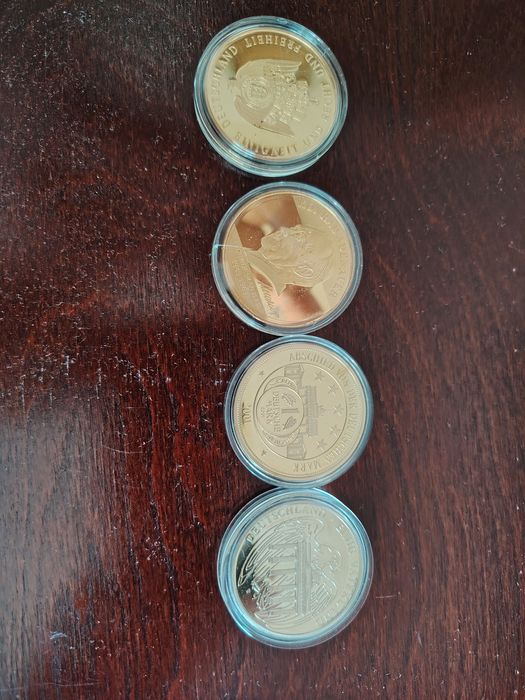 Medalii germane placate cu aur.