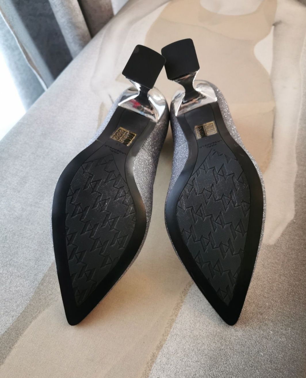 Pantofi noi Karl Lagerfeld, marimea 38