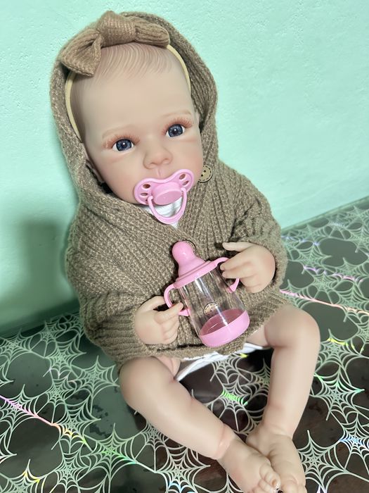 Papusa cauciuc culori vii