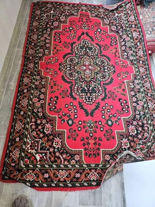 Продается палас размер 2,5 на 1,5