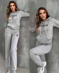Trening dama Guess