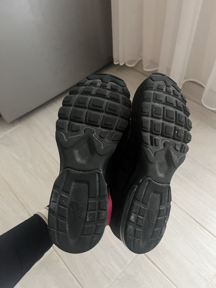 Дамски маратонки Nike