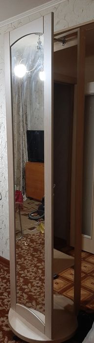 Продаю зеркало-вешалку