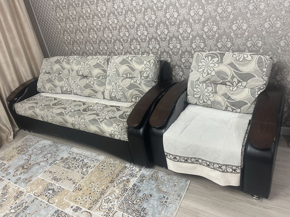 Диван раскладной+ кресло