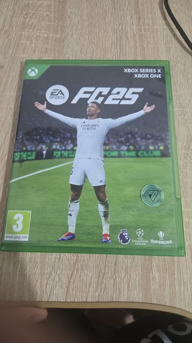 vând fifa 25 pentru xbox